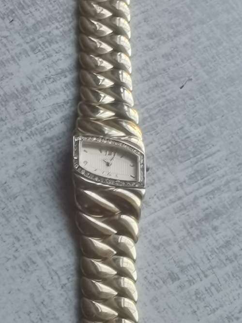 LADIES GOLD PLATED HALLMARK WATCH IN EXCELLENT CONDITION