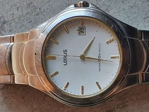 LORUS MENS WATCH IN EXCELLENT WORKING CONDITION - VALUED @ R950