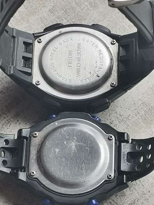2 x MENS DIGITAL WATCHES IN EXCELLENT WORKING CONDITION