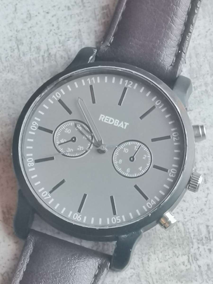 Men s Watches MENS REDBAT WATCH IN EXCELLENT WORKING CONDITION was sold for 51.00 on 25 Oct at 22 16 by Dior1 in Johannesburg ID 597894198
