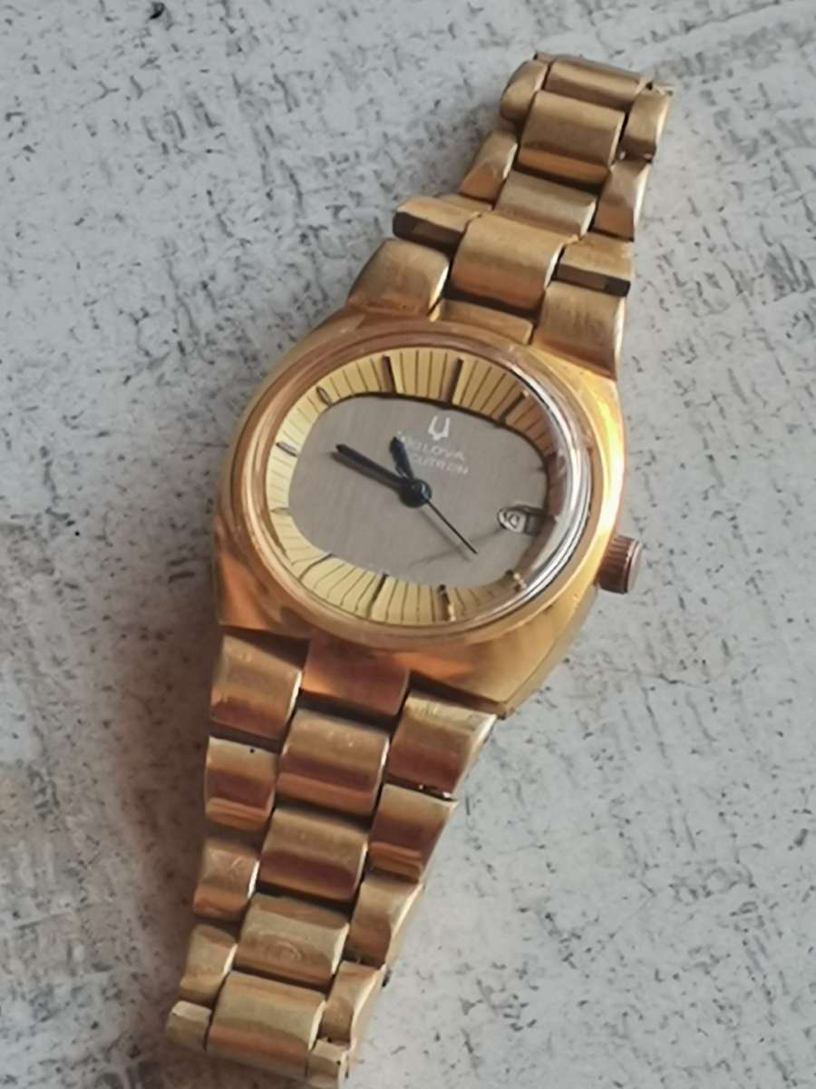 VINTAGE BULOVA ACCUTRON LADIES GOLD PLATED WATCH IN EXCELLENT WORKING CONDITION