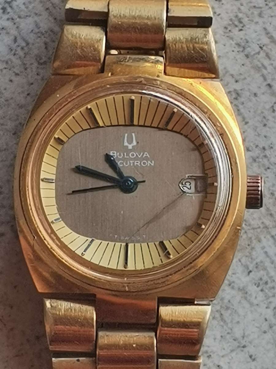 VINTAGE BULOVA ACCUTRON LADIES GOLD PLATED WATCH IN EXCELLENT WORKING CONDITION