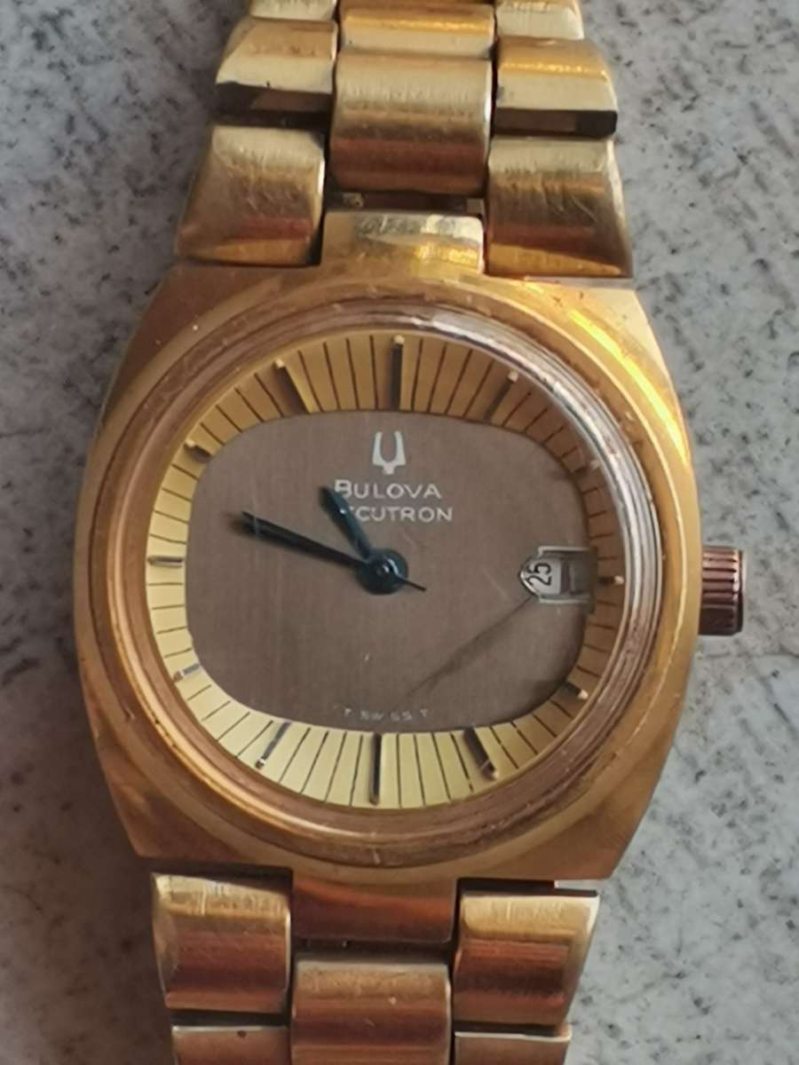 VINTAGE BULOVA ACCUTRON LADIES GOLD PLATED WATCH IN EXCELLENT WORKING CONDITION