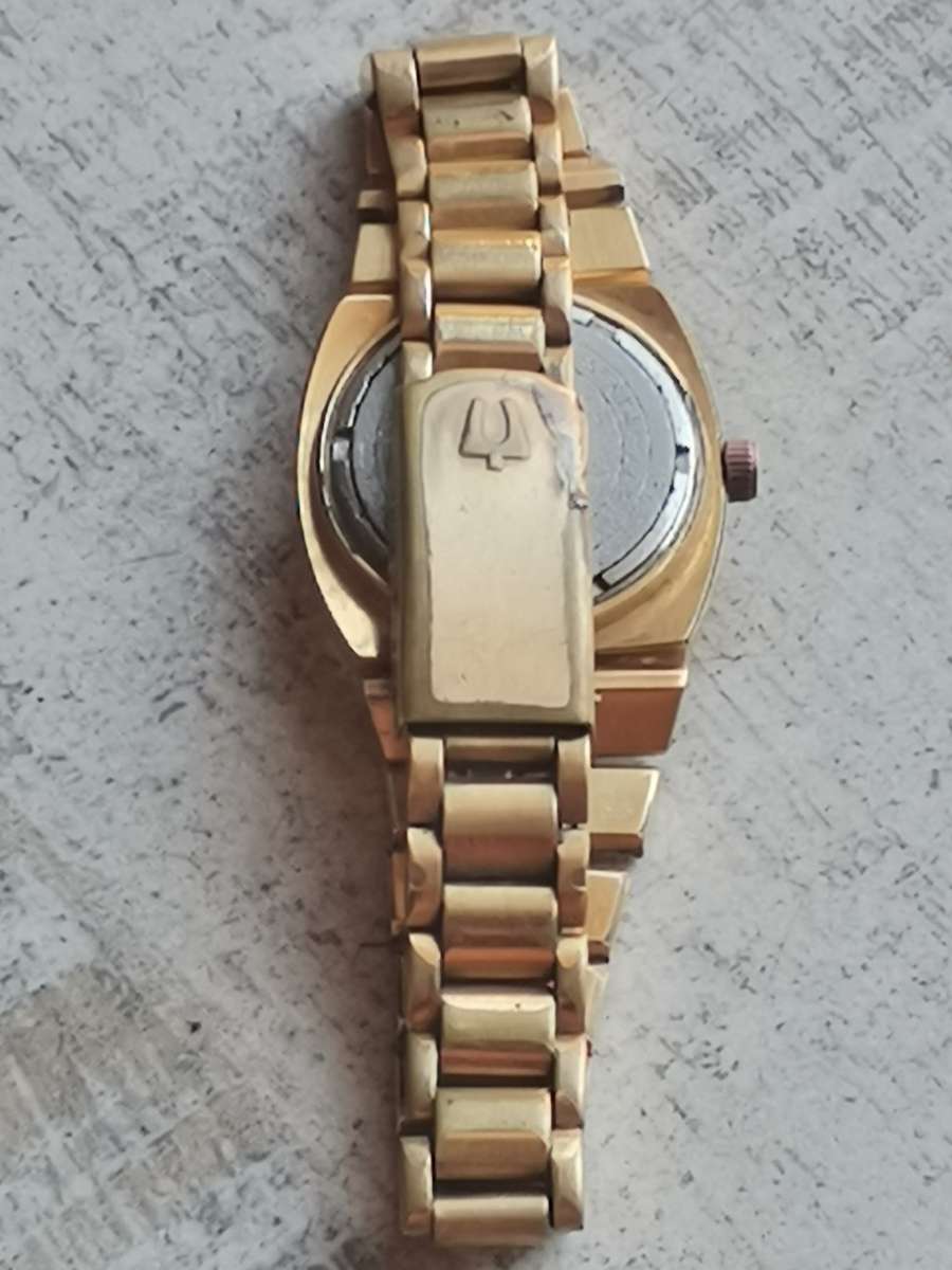 VINTAGE BULOVA ACCUTRON LADIES GOLD PLATED WATCH IN EXCELLENT WORKING CONDITION