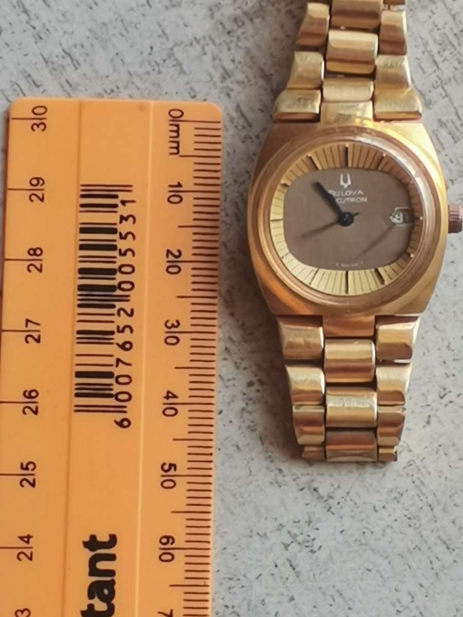 VINTAGE BULOVA ACCUTRON LADIES GOLD PLATED WATCH IN EXCELLENT WORKING CONDITION