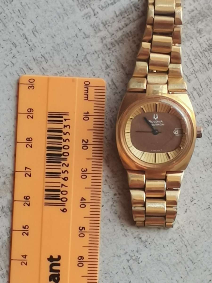 VINTAGE BULOVA ACCUTRON LADIES GOLD PLATED WATCH IN EXCELLENT WORKING CONDITION