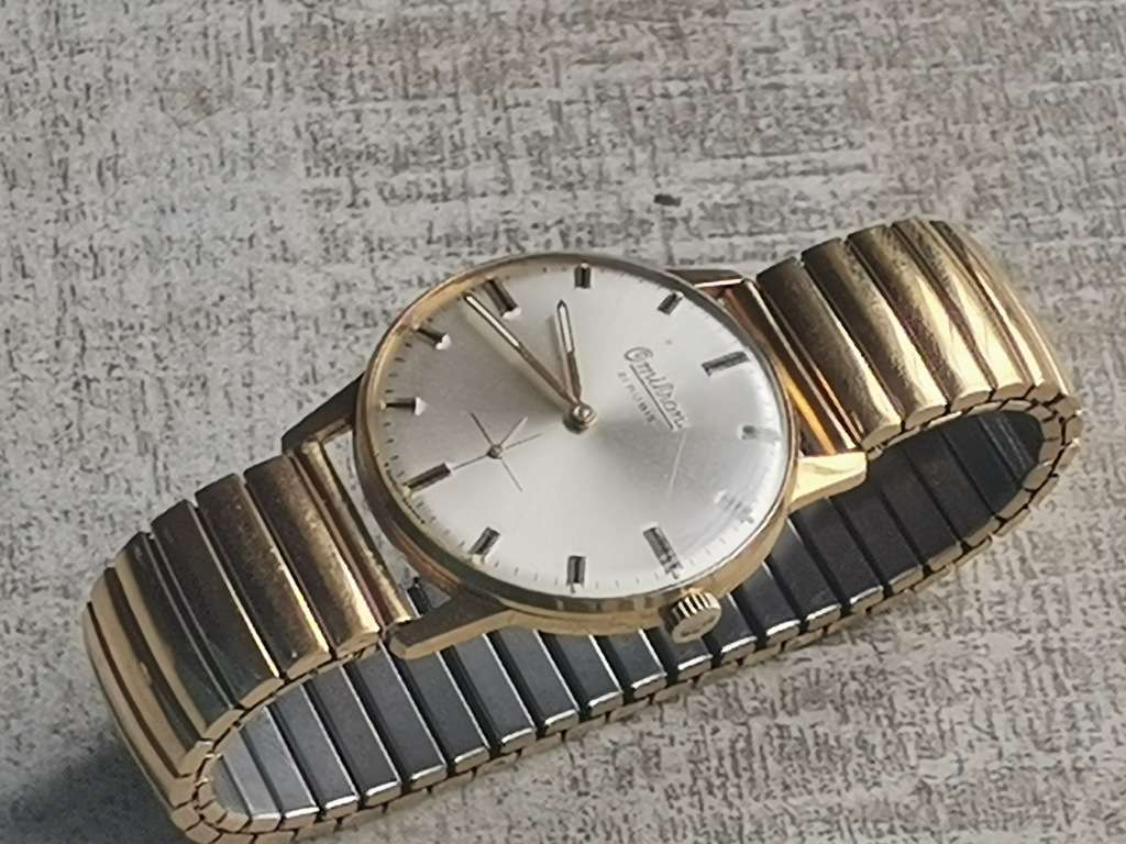 VINTAGE OMIKRON SWISS 21 RUBIS MENS WATCH IN EXCELLENT WORKING CONDITION