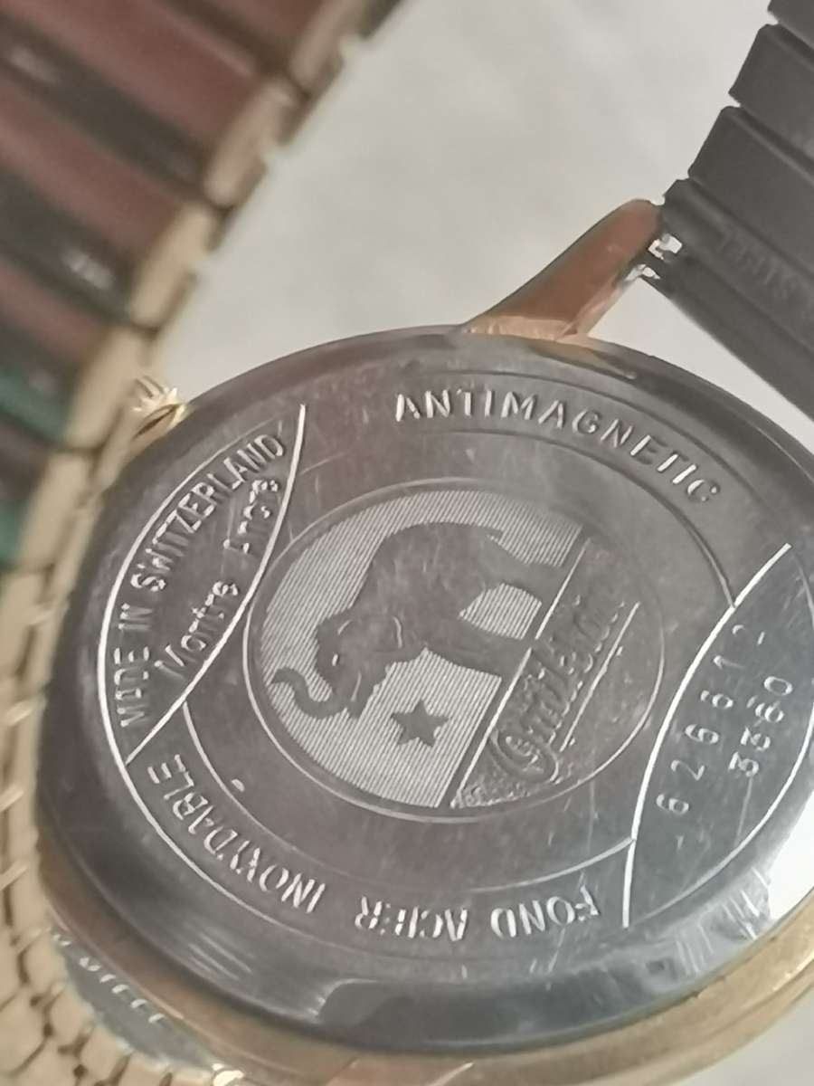 VINTAGE OMIKRON SWISS 21 RUBIS MENS WATCH IN EXCELLENT WORKING CONDITION