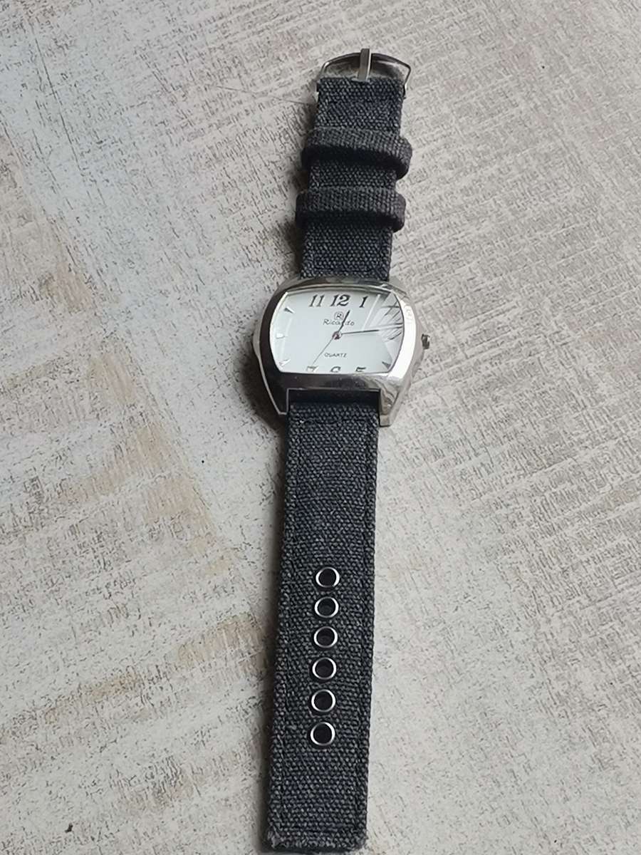 MENS RICARDO QUARTZ WATCH IN EXCELLENT WORKING CONDITION