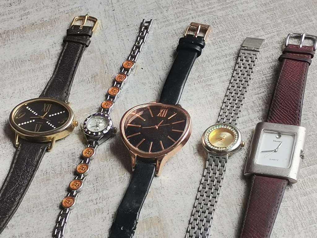 5 x LADIES QUARTZ WATCHES ALL IN GOOD WORKING CONDITION