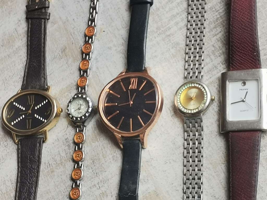 5 x LADIES QUARTZ WATCHES ALL IN GOOD WORKING CONDITION
