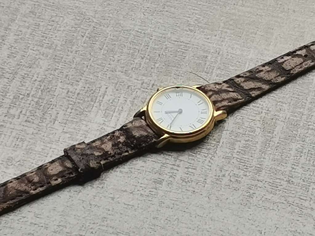 LADIES GOLD PLATED PULSAR WATCH IN EXCELLENT WORKING CONDITION
