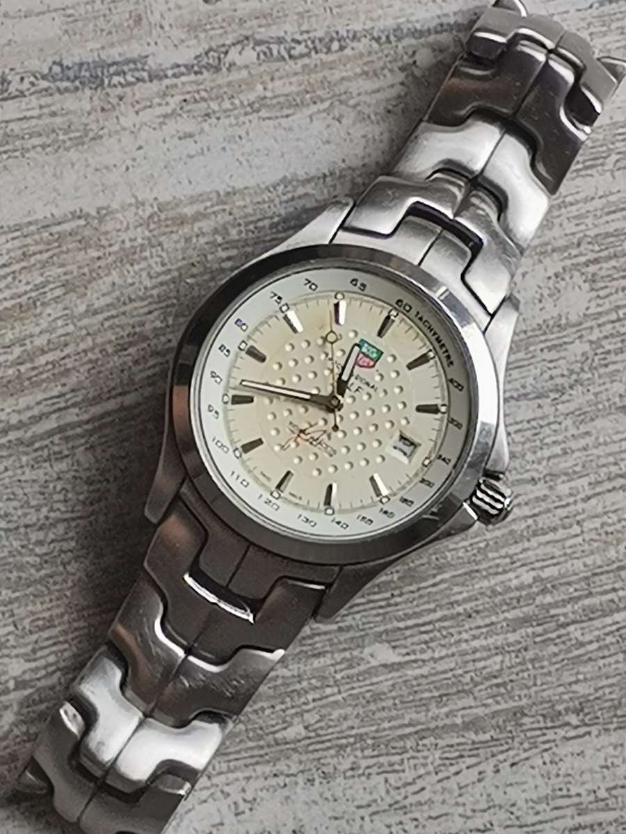 MENS CHINA MADE QUARTZ WATCH IN EXCELLENT WORKING CONDITION