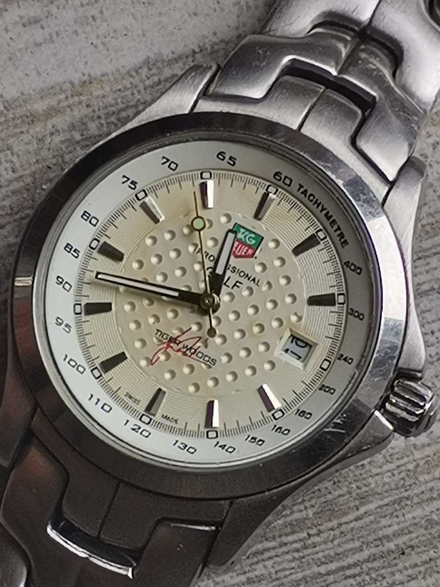 MENS CHINA MADE QUARTZ WATCH IN EXCELLENT WORKING CONDITION