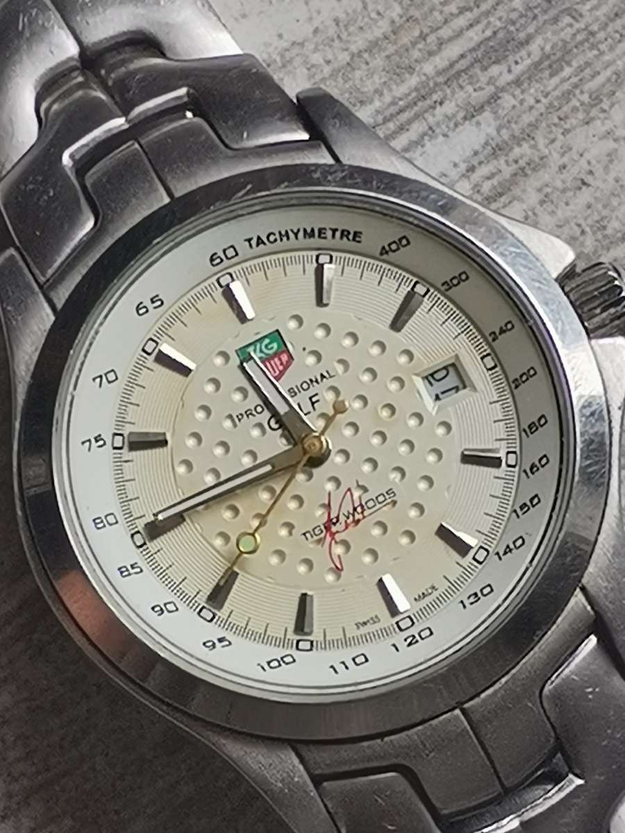 MENS CHINA MADE QUARTZ WATCH IN EXCELLENT WORKING CONDITION