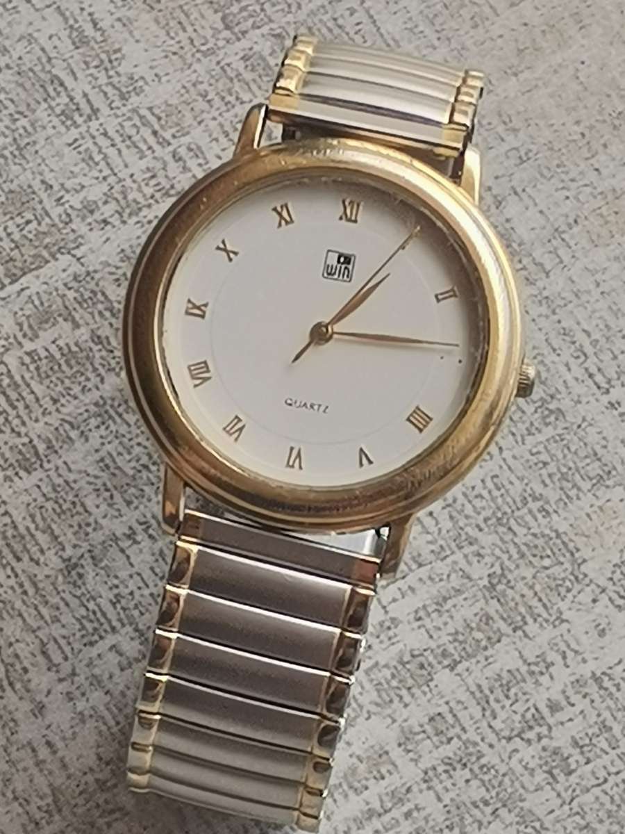 WIN MENS GOLD PLATED WATCH IN EXCELLENT WORKING CONDITION