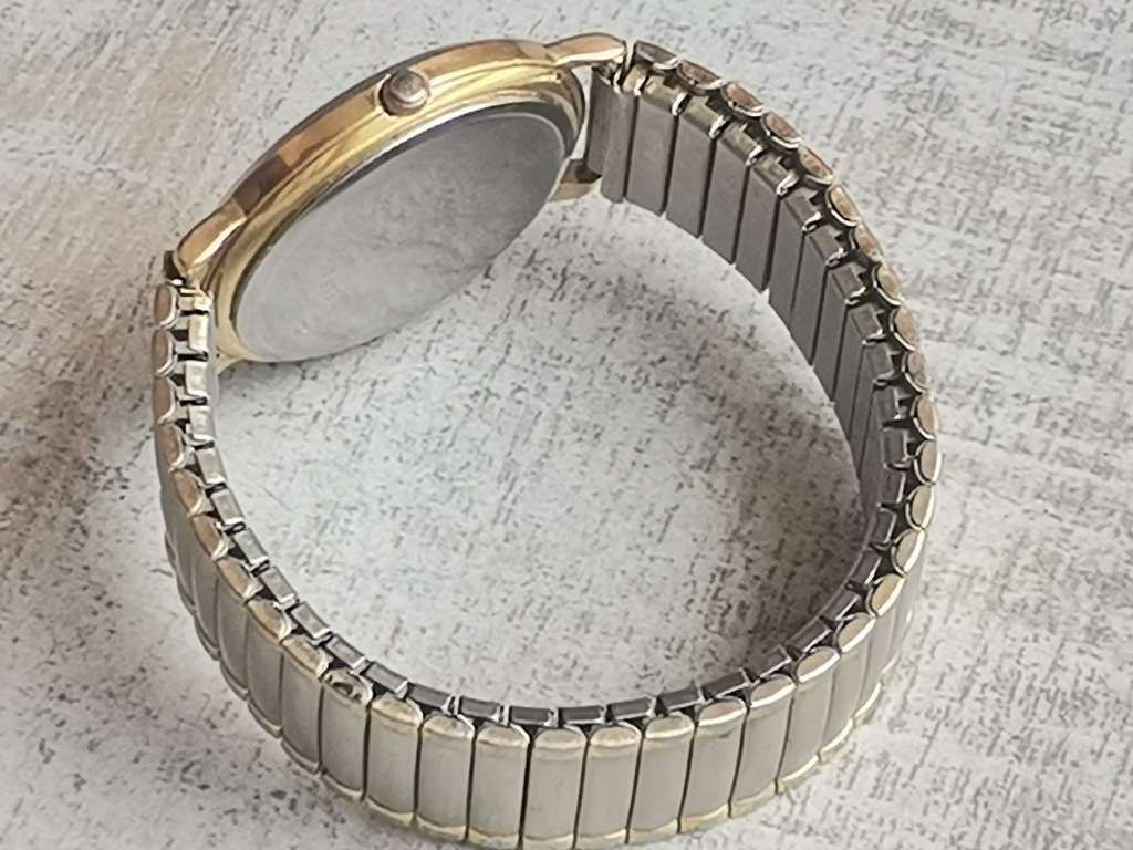 WIN MENS GOLD PLATED WATCH IN EXCELLENT WORKING CONDITION