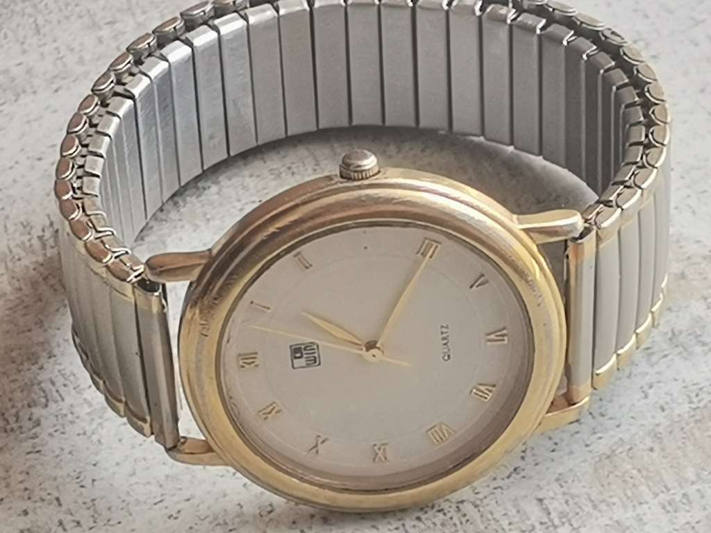 WIN MENS GOLD PLATED WATCH IN EXCELLENT WORKING CONDITION
