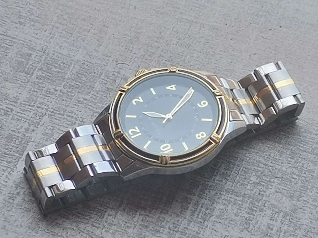 MENS STUNNING HALLMARK 2 TONE WATCH IN EXCELLENT WORKING CONDITION