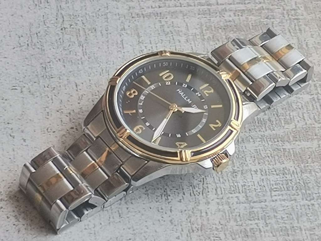 MENS STUNNING HALLMARK 2 TONE WATCH IN EXCELLENT WORKING CONDITION