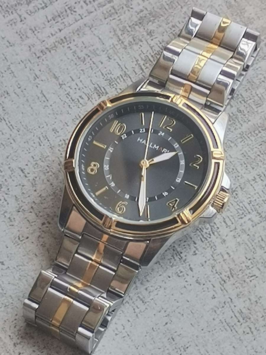 MENS STUNNING HALLMARK 2 TONE WATCH IN EXCELLENT WORKING CONDITION
