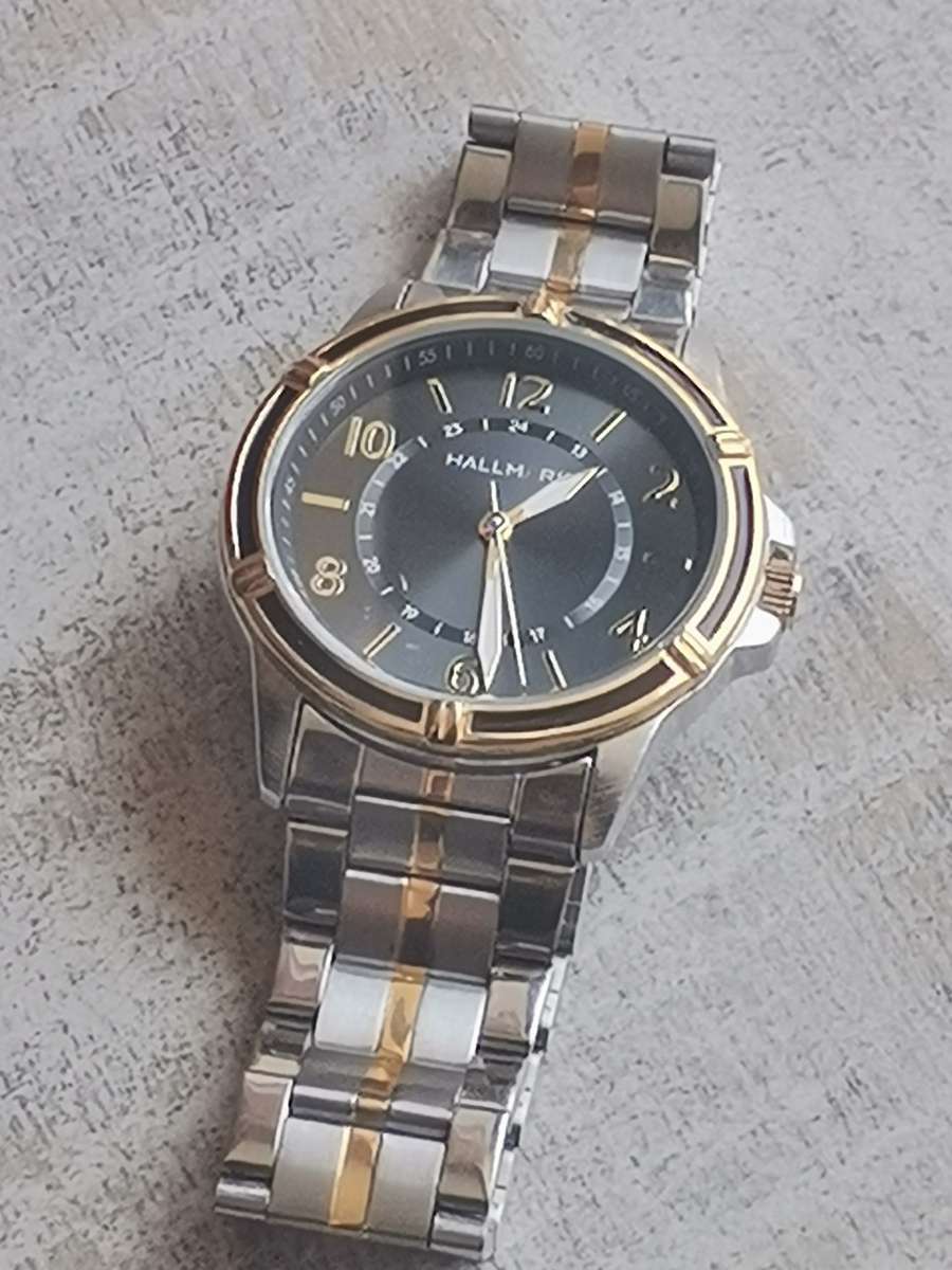 MENS STUNNING HALLMARK 2 TONE WATCH IN EXCELLENT WORKING CONDITION