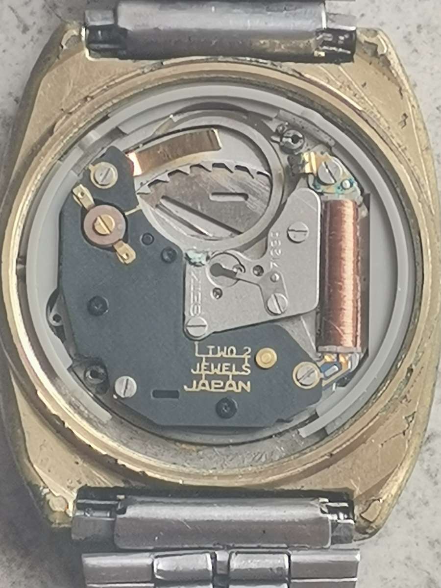 VINTAGE SEIKO MENS WATCH - WORKING BUT SELLING FOR SPARES AS IS