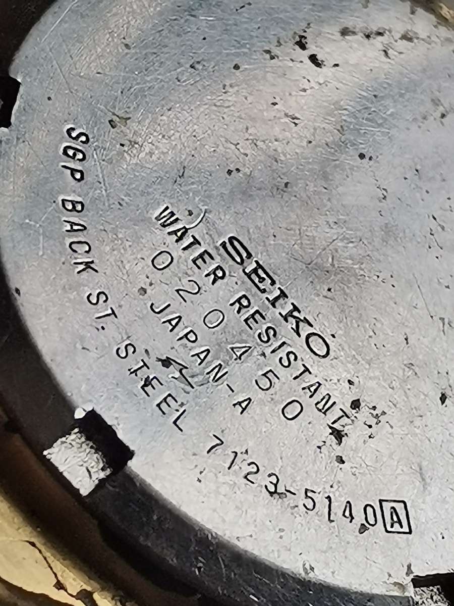 VINTAGE SEIKO MENS WATCH - WORKING BUT SELLING FOR SPARES AS IS