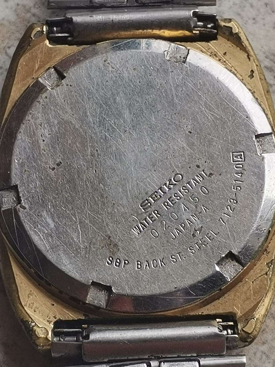 VINTAGE SEIKO MENS WATCH - WORKING BUT SELLING FOR SPARES AS IS