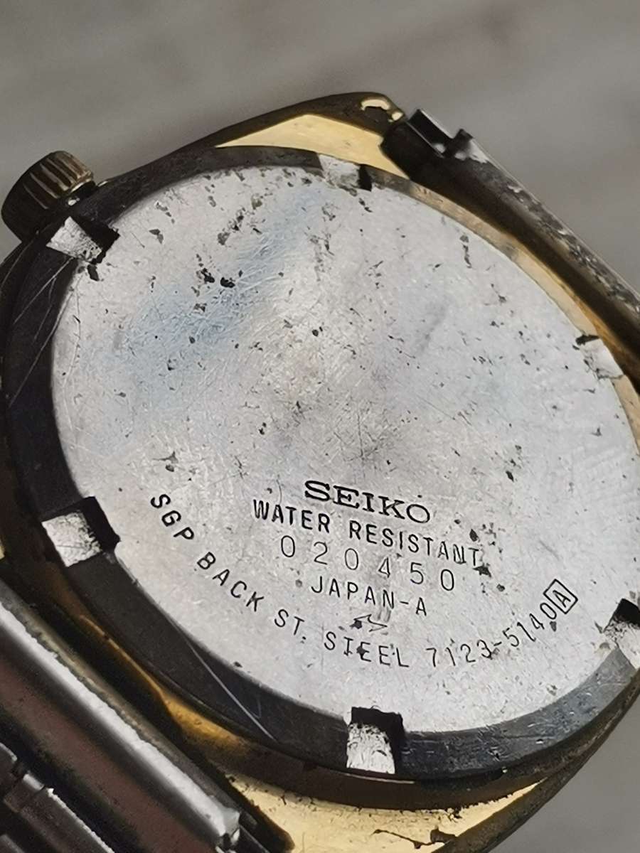 VINTAGE SEIKO MENS WATCH - WORKING BUT SELLING FOR SPARES AS IS