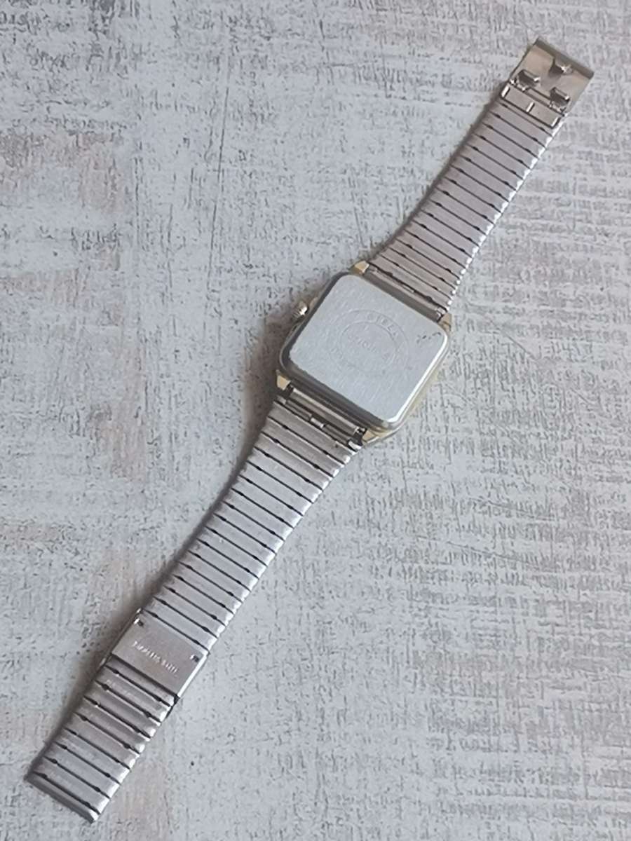 VINTAGE SEIKO MENS 21 JEWELS WATCH - RUNS AND STOPS