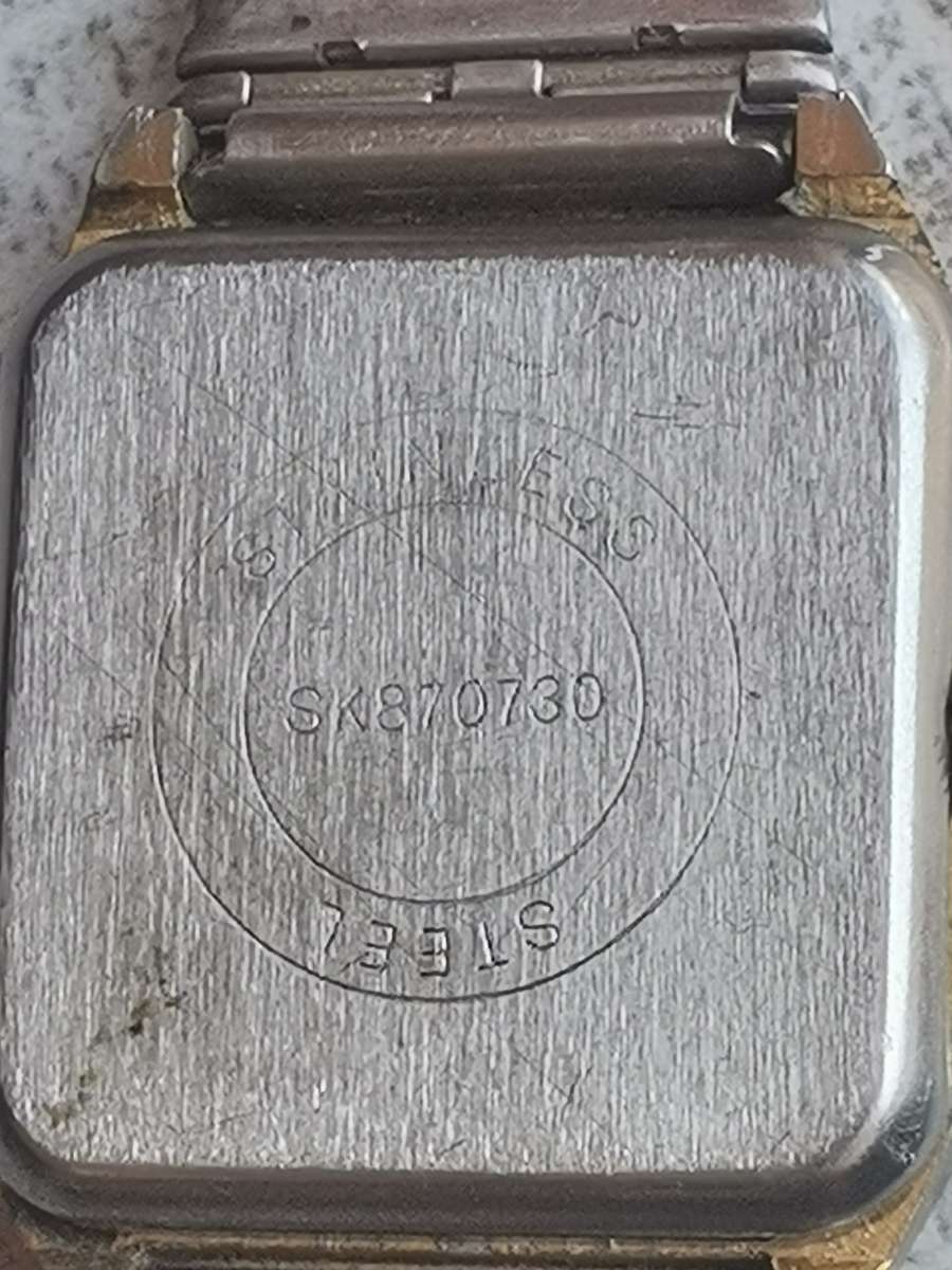 VINTAGE SEIKO MENS 21 JEWELS WATCH - RUNS AND STOPS