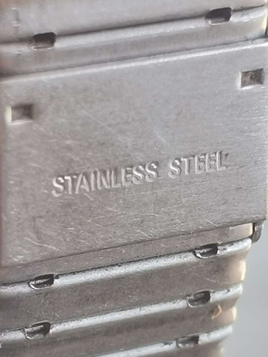 VINTAGE SEIKO MENS 21 JEWELS WATCH - RUNS AND STOPS