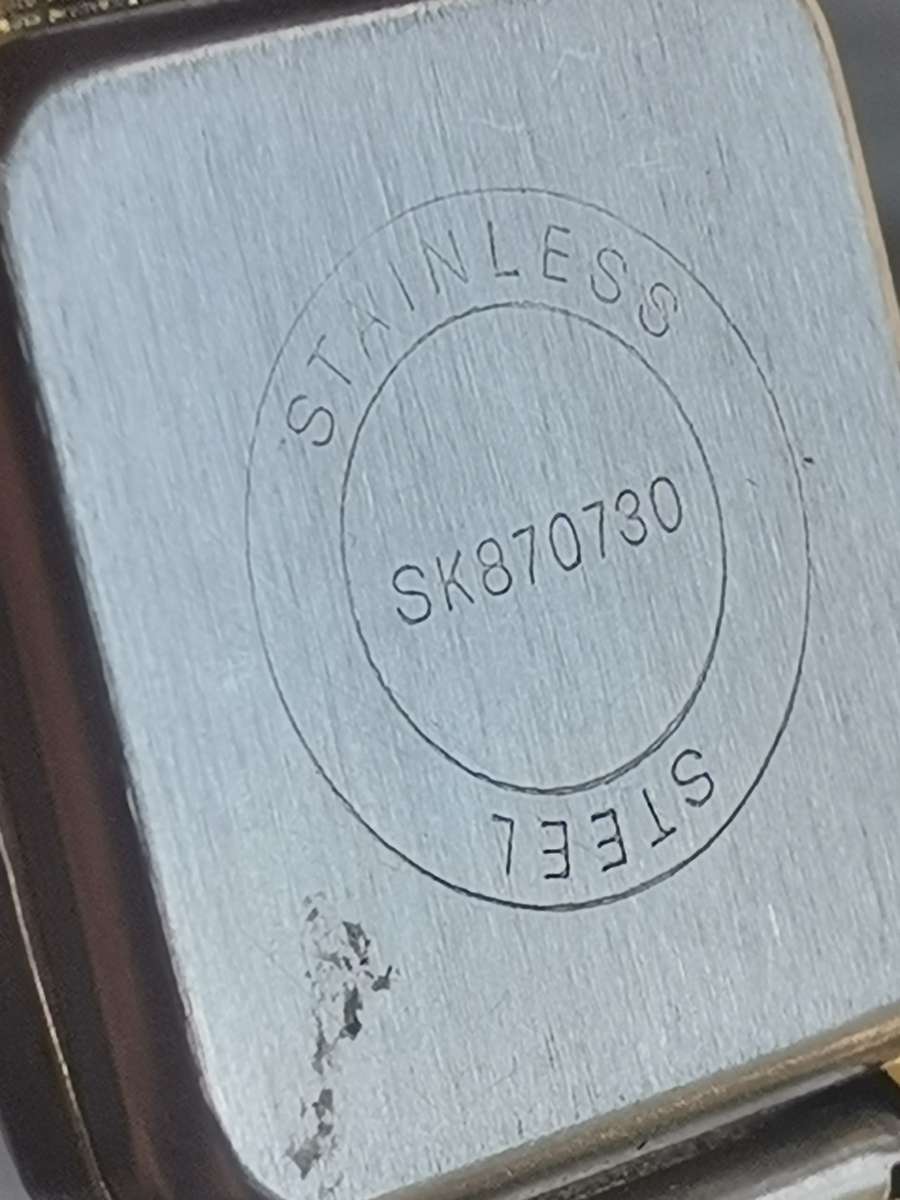 VINTAGE SEIKO MENS 21 JEWELS WATCH - RUNS AND STOPS