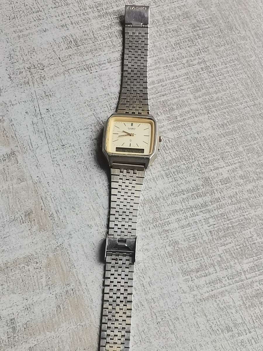 MENS VINTAGE CASIO ANALOG/DIGITAL WATCH IN EXCELLENT WORKING CONDITION