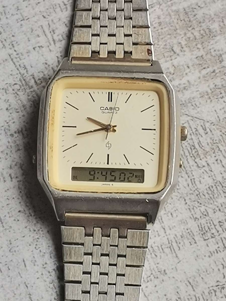 MENS VINTAGE CASIO ANALOG/DIGITAL WATCH IN EXCELLENT WORKING CONDITION