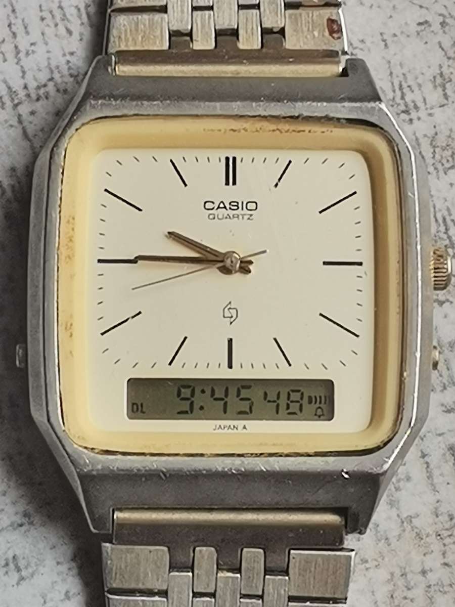 MENS VINTAGE CASIO ANALOG/DIGITAL WATCH IN EXCELLENT WORKING CONDITION
