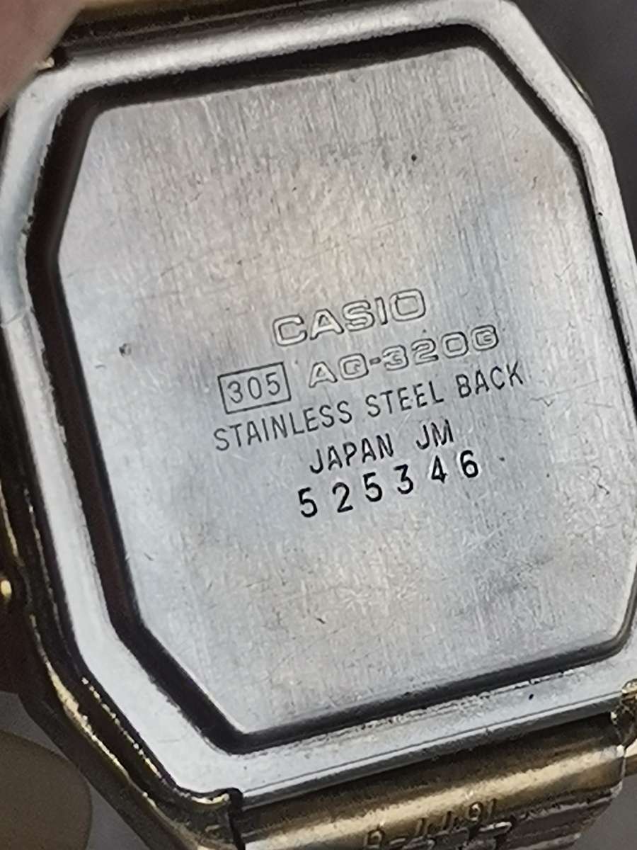 MENS VINTAGE CASIO ANALOG/DIGITAL WATCH IN EXCELLENT WORKING CONDITION