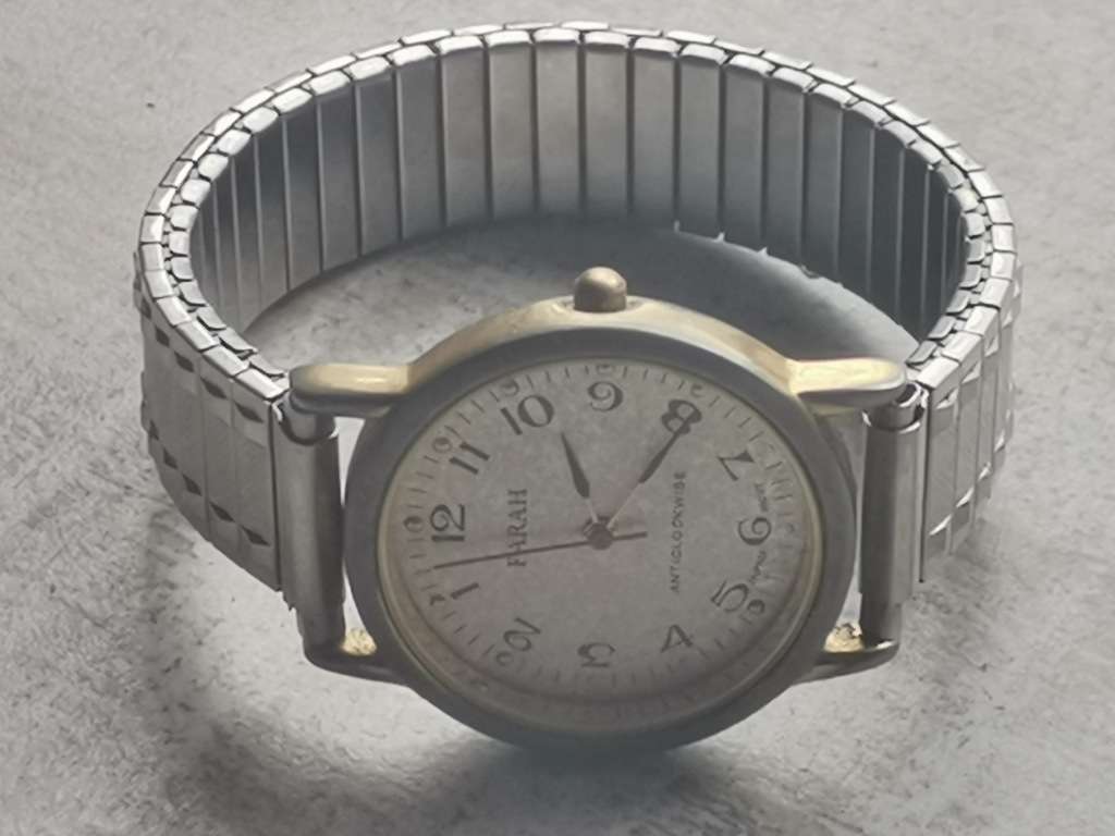 MENS FARAH ANTICLOCKWISE WATCH IN EXCELLENT WORKING CONDITION