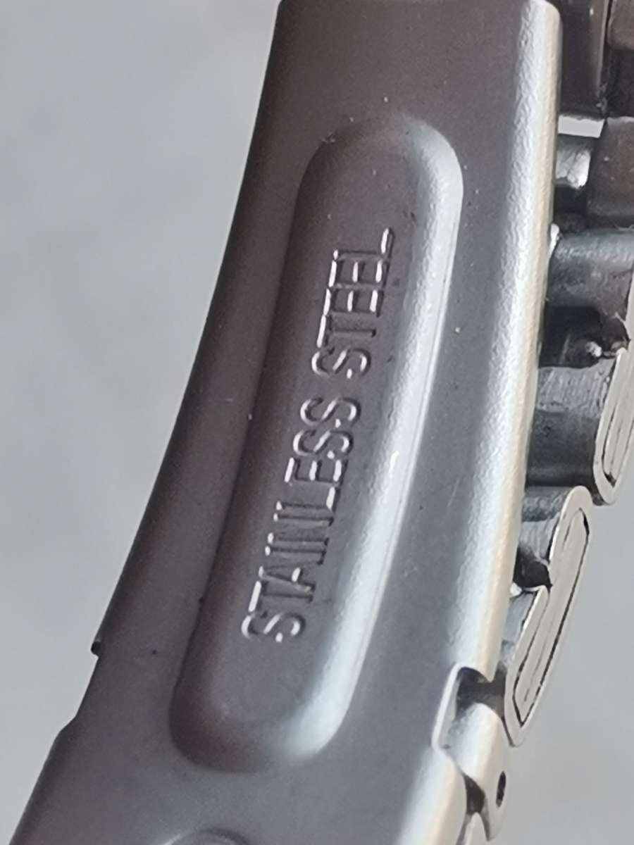 STUNNING LORUS 2 TONE LADIES WATCH IN EXCELLENT WORKING CONDITION