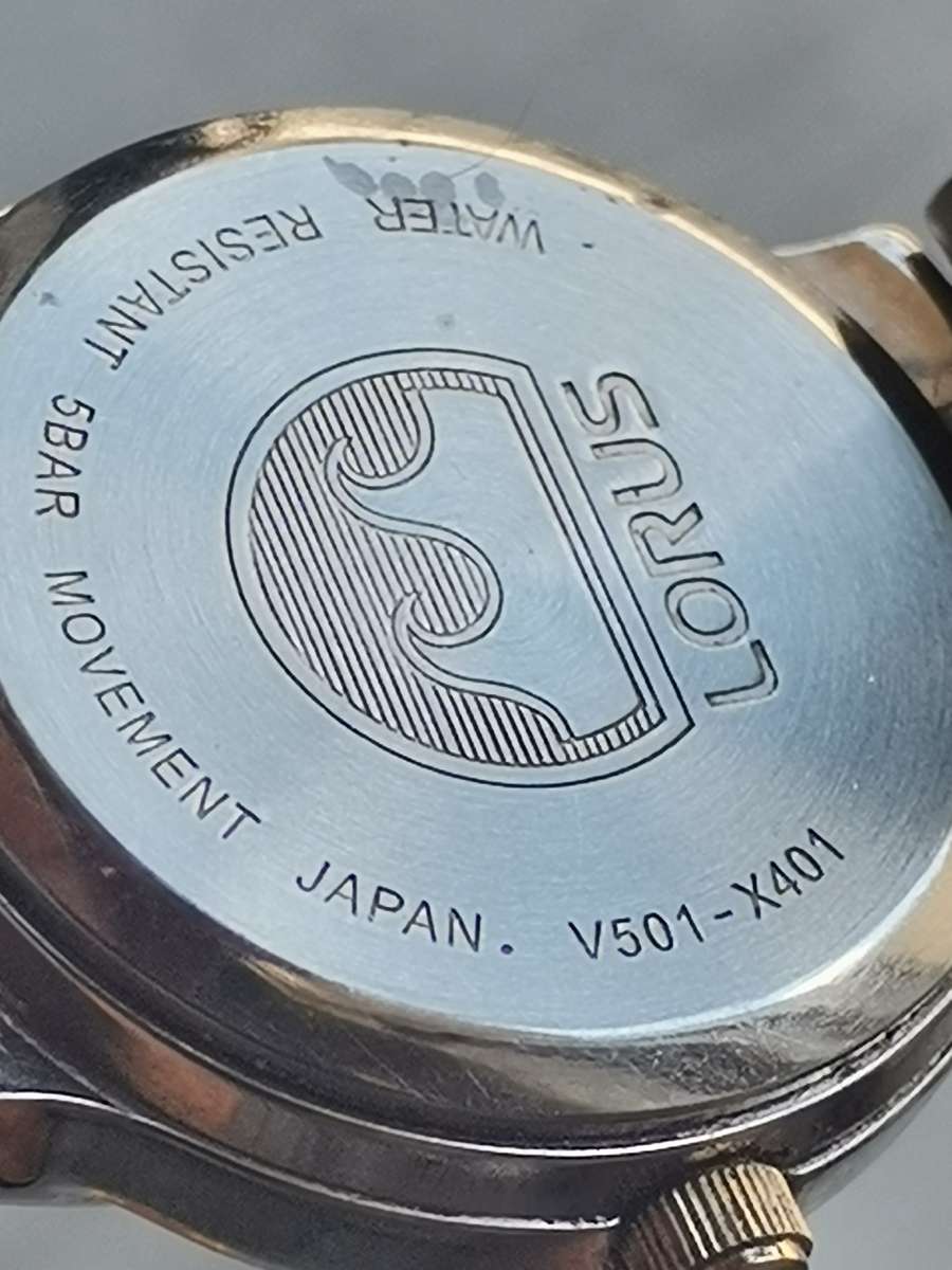 STUNNING LORUS 2 TONE LADIES WATCH IN EXCELLENT WORKING CONDITION