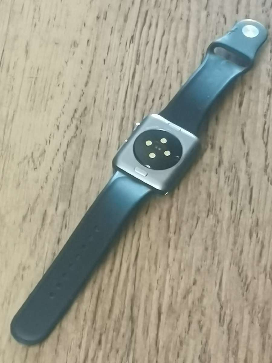 APPLEWATCH 6063 SERIES - UNTESTED NO CHARGER SELLING AS IS