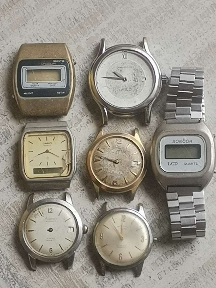 VINTAGE MENS WATCHES - SELLING FOR SPARES OR REPAIRS