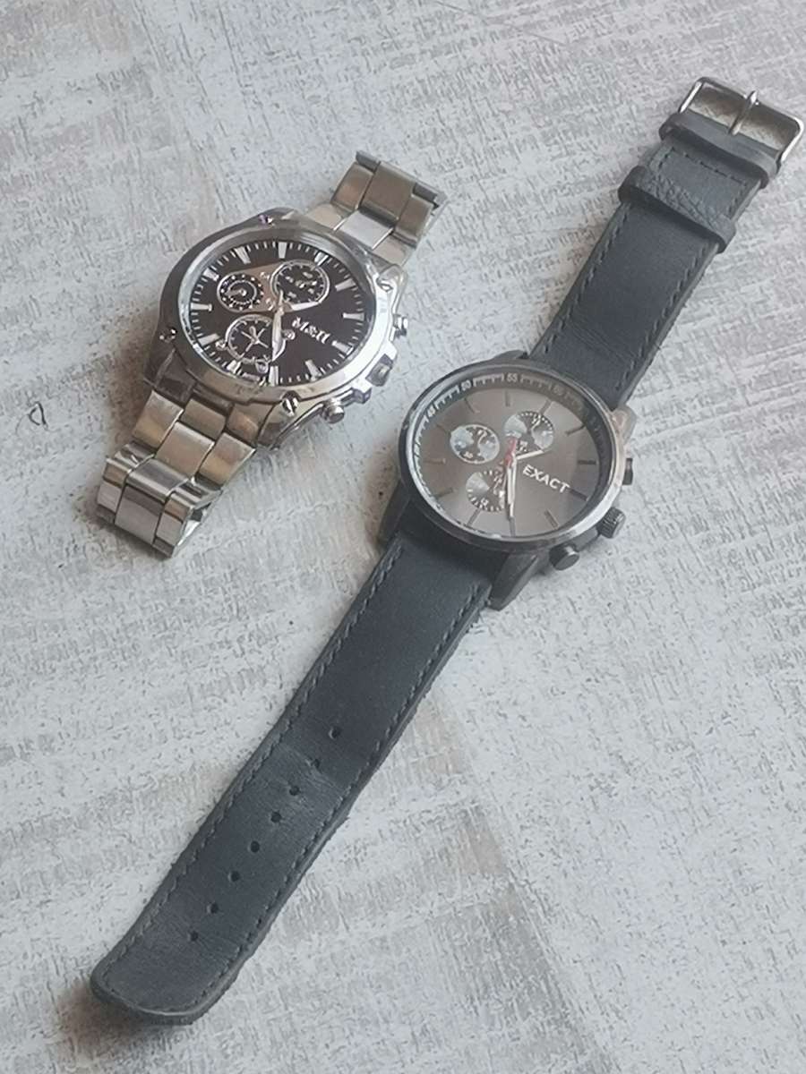 MENS WATCH SET IN EXCELLENT WORKING CONDITION - BIDDING FOR BOTH