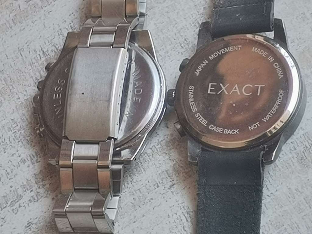 MENS WATCH SET IN EXCELLENT WORKING CONDITION - BIDDING FOR BOTH