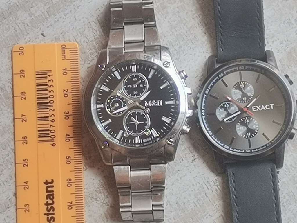 MENS WATCH SET IN EXCELLENT WORKING CONDITION - BIDDING FOR BOTH