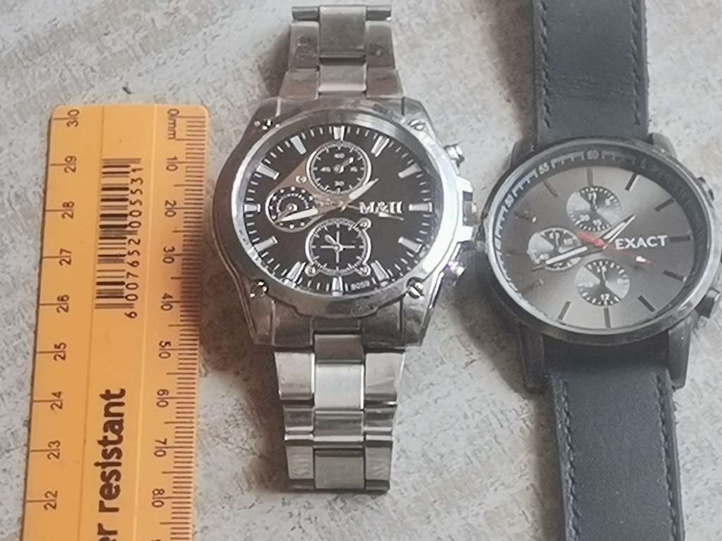 MENS WATCH SET IN EXCELLENT WORKING CONDITION - BIDDING FOR BOTH