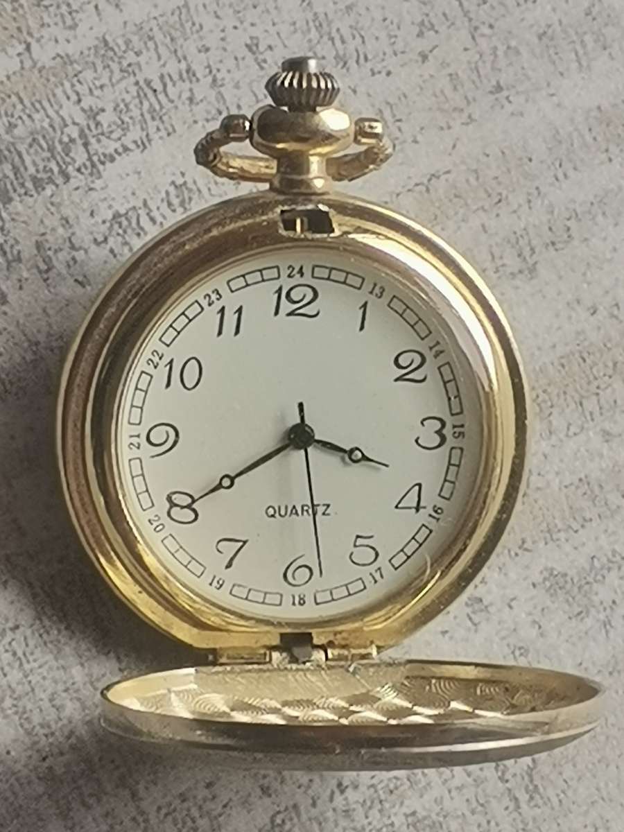 2 x MENS QUARTZ POCKET WATCHES BOTH IN EXCELLENT WORKING CONDITION