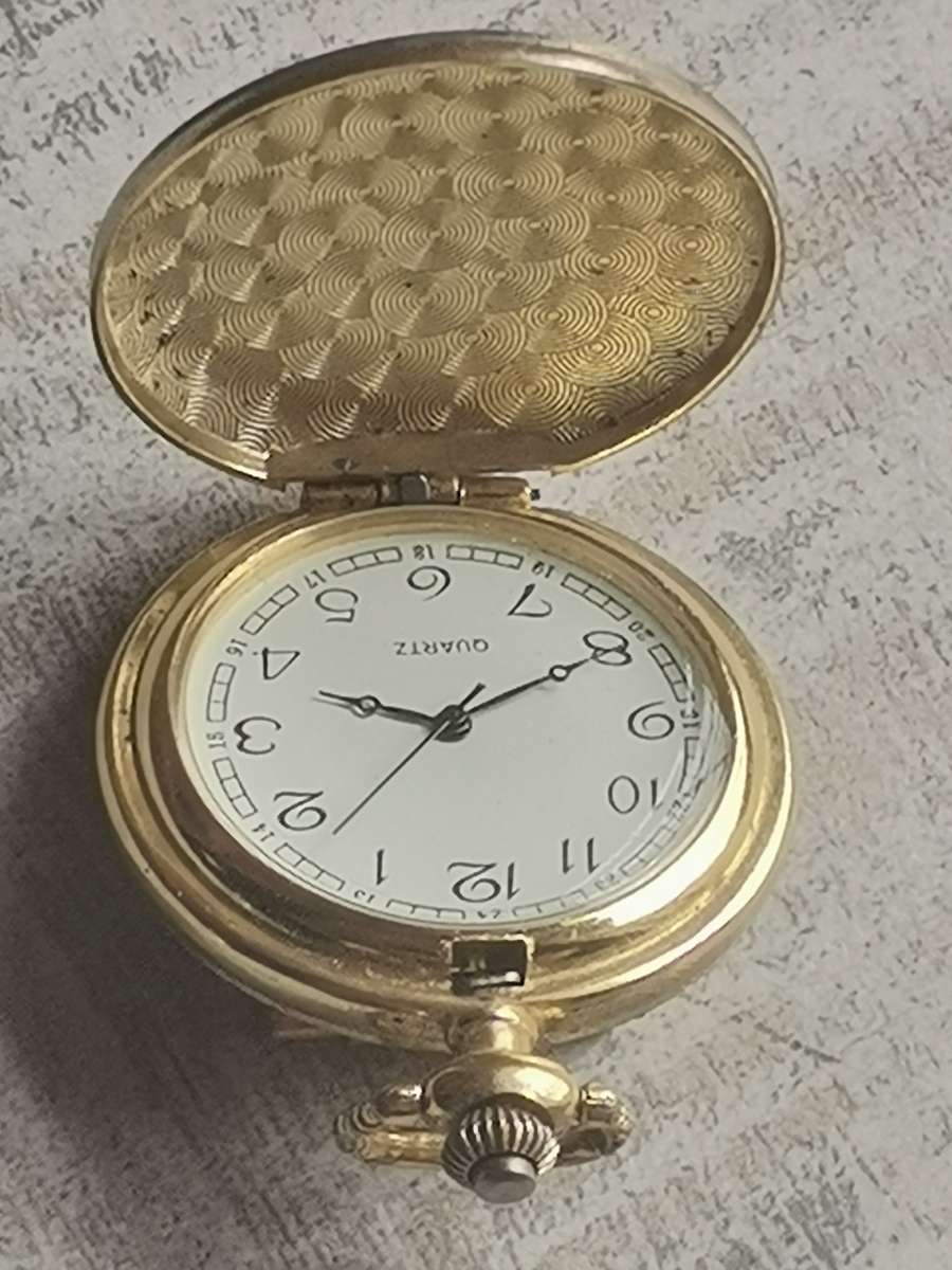 2 x MENS QUARTZ POCKET WATCHES BOTH IN EXCELLENT WORKING CONDITION