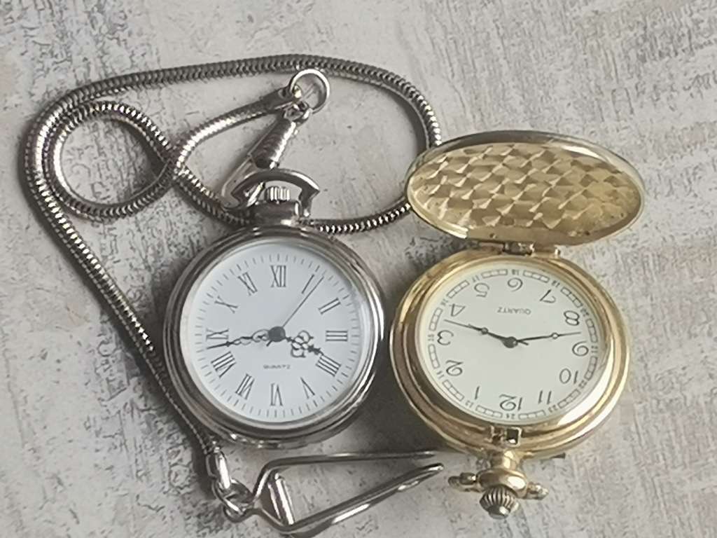 2 x MENS QUARTZ POCKET WATCHES BOTH IN EXCELLENT WORKING CONDITION